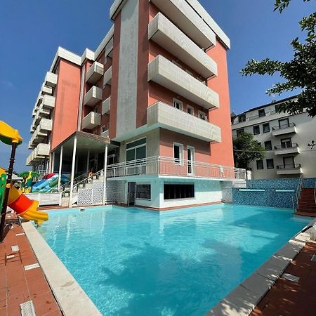 Hotel Delfino Milano Marittima Eksteriør bilde