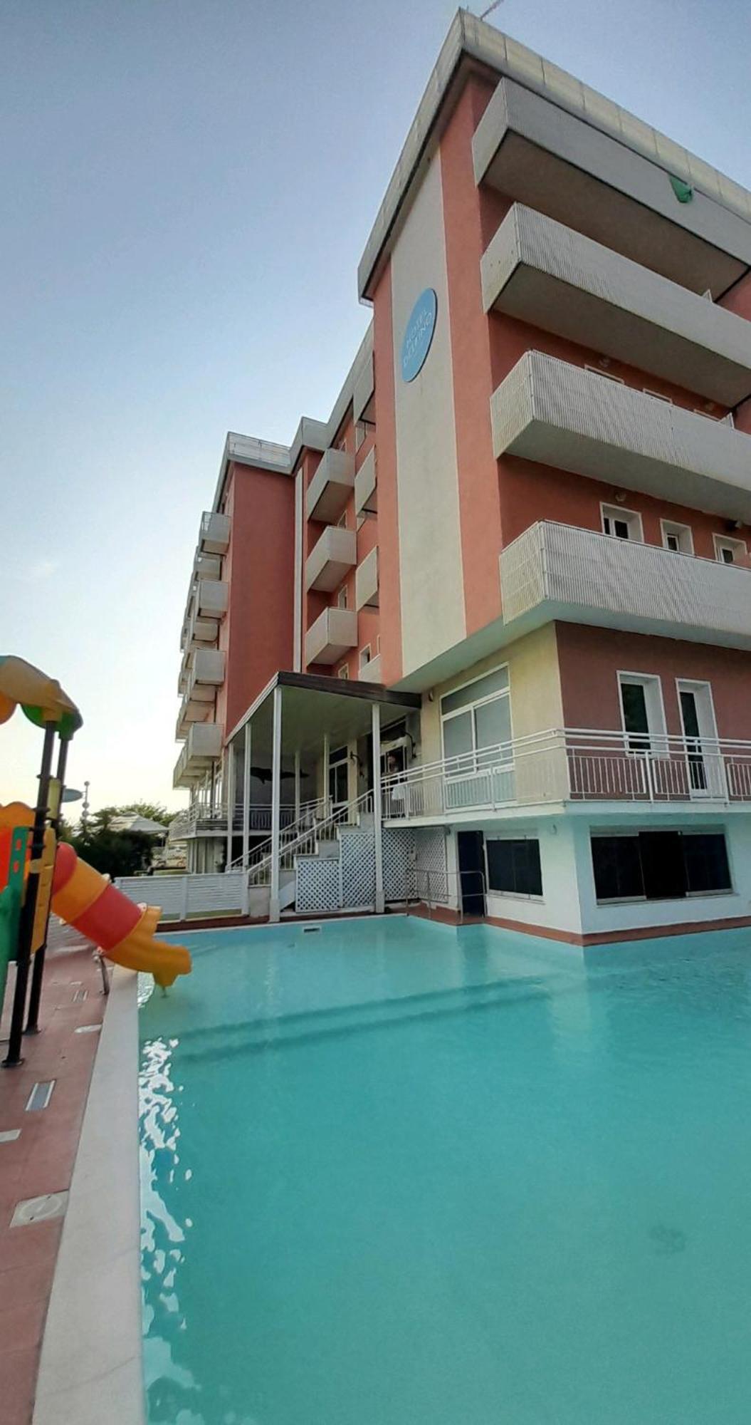 Hotel Delfino Milano Marittima Eksteriør bilde