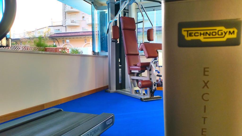 Hotel Delfino Milano Marittima Eksteriør bilde