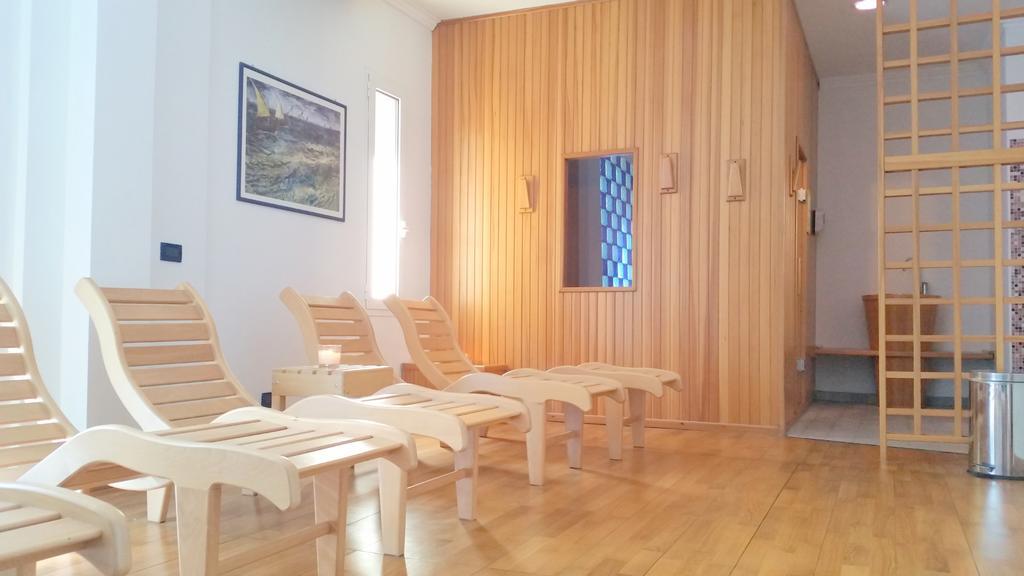 Hotel Delfino Milano Marittima Eksteriør bilde