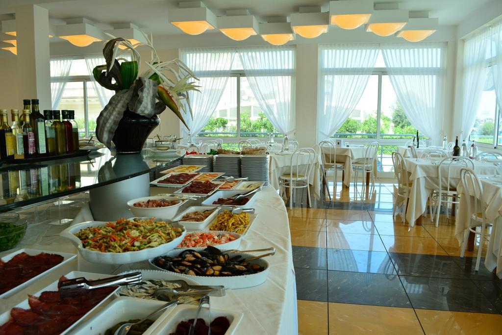 Hotel Delfino Milano Marittima Eksteriør bilde