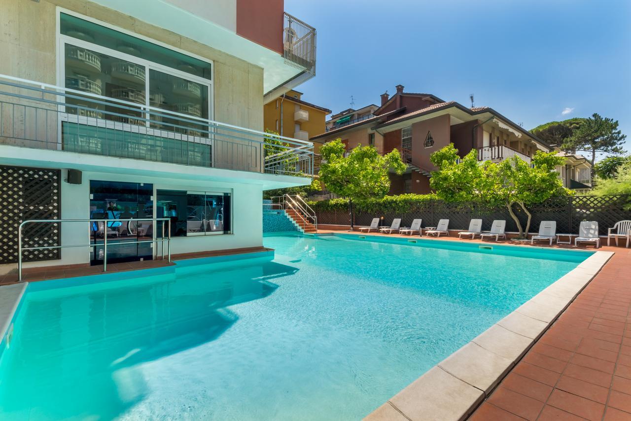 Hotel Delfino Milano Marittima Eksteriør bilde