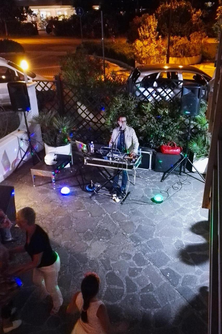 Hotel Delfino Milano Marittima Eksteriør bilde