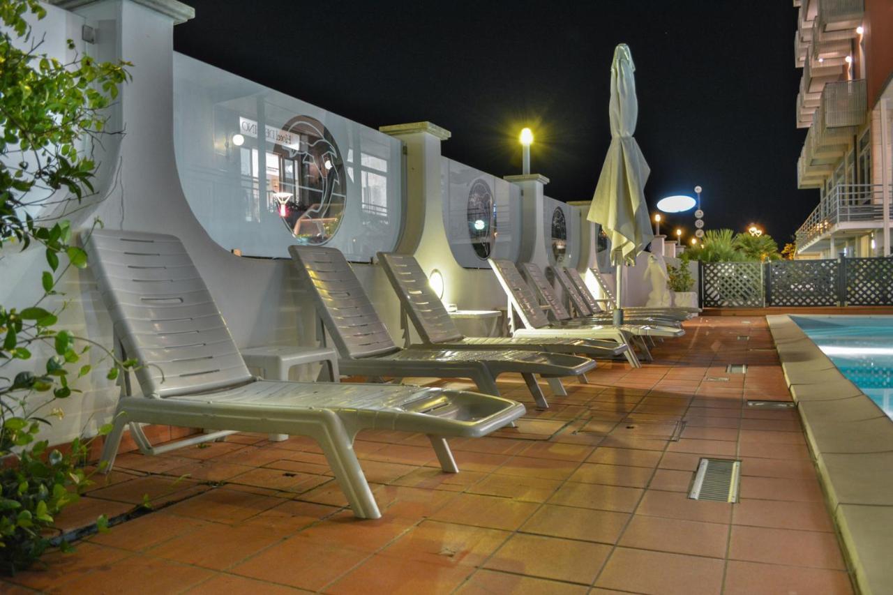 Hotel Delfino Milano Marittima Eksteriør bilde